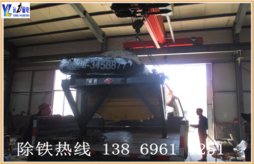 为什么普通型榴莲视频黄色网站的跑尾情况比较高,潍坊榴莲视频成人污磁电生产的榴莲视频黄色网站具有磁系设计结构先进.整机重量轻.运转快速可靠.而且维修方便.榴莲视频黄色网站非常适用于干旱缺水地区, 这样不仅能够节省水资源,而且能够为客户降低选矿成本,为超贫磁铁矿开采和利用开辟了一条新途径.​