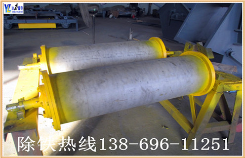 1.干式榴莲去黄视频采用人民共和国机械工业标准“JB / 7895-1999”,采用稀土复合磁性系统,并采用高强度胶(J-39)粘结和环氧灌注,磁性表面用不锈钢加强胶胶挂胶,不脱落.气缸两端的密封垫圈涂有塑料密封,确保无水;整体采用先进的技术和合理的结构.经过特殊设计,使的磁场强度分布更为合理,分选效果更明显. 2.此碎钢磁选机永磁筒体机身通过特殊设计,不易堵塞材料,运行材料.通过半逆流类型.